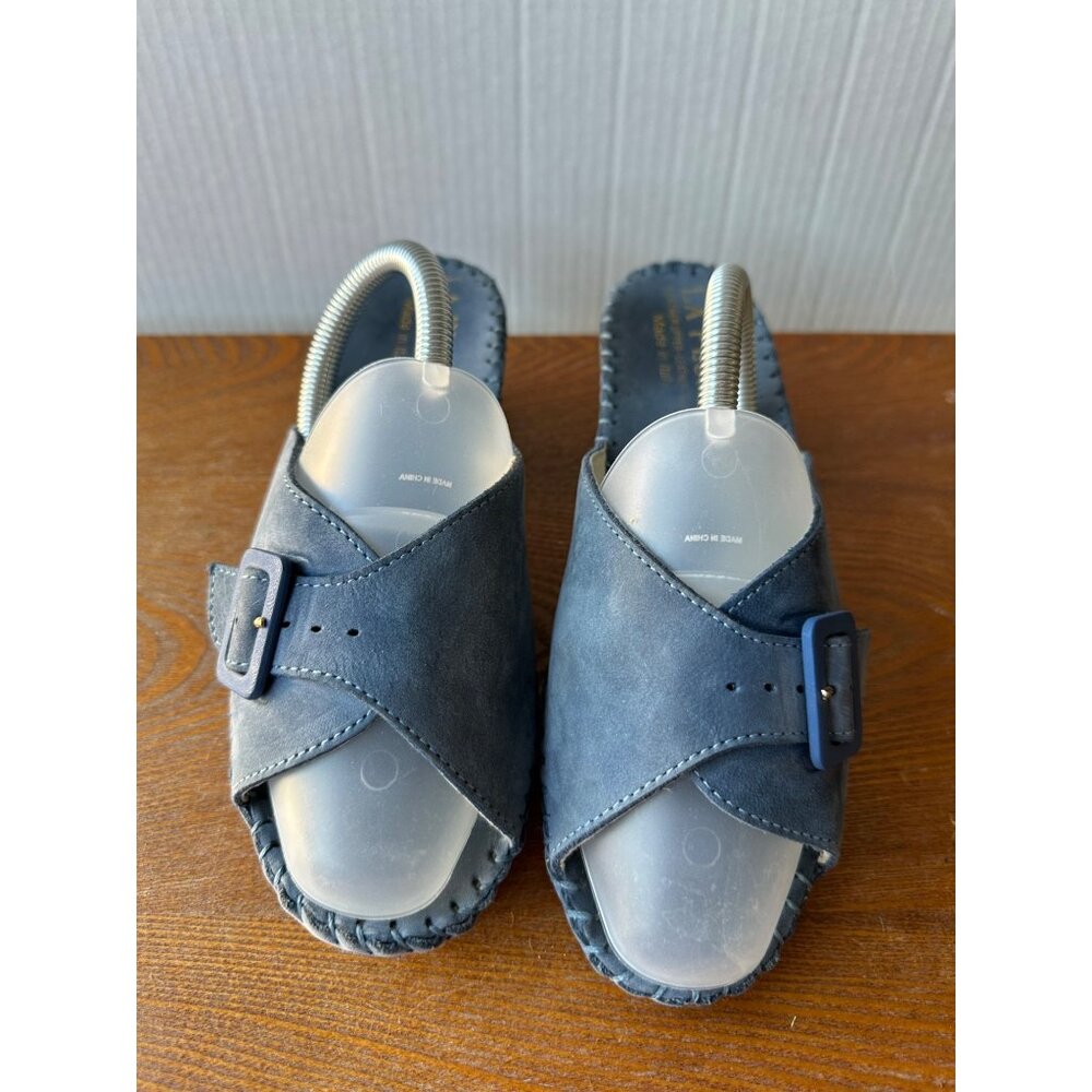 La Plume Women's Size 38 Blue Leather Slip-On Sandals With Buckle Accent Sz 6.5 - Picture 5 of 9
